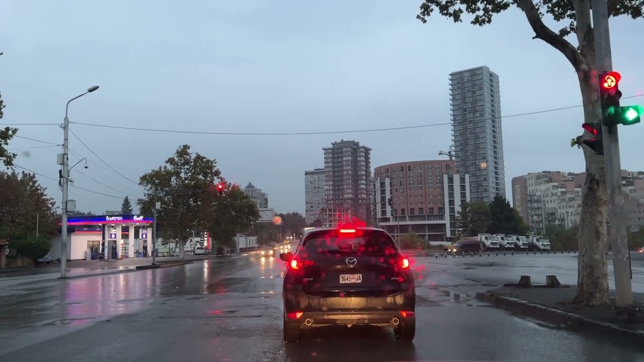 Тбилиси. Ортачала. Утренняя прогулка. Новостройки вокруг нас.
