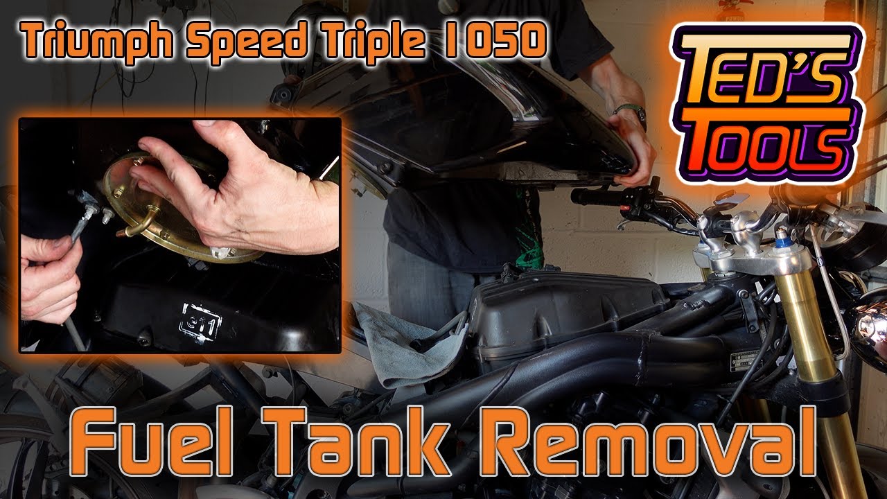 Triumph Speed Triple 1050 Fuel Tank Removal