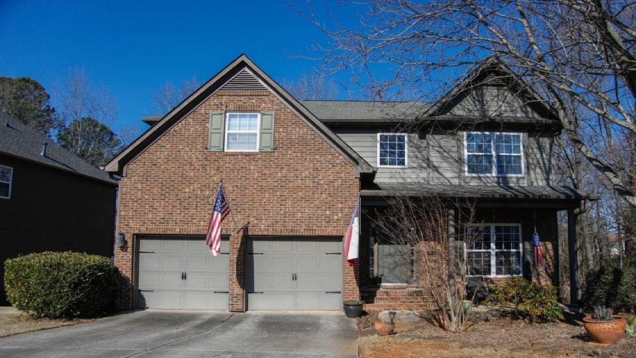 810 Liberty Bell Run, Hoschton, GA Presented by Catherine Borah.