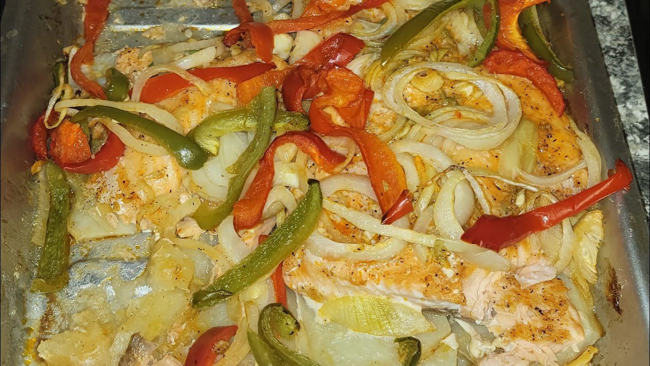 Salmon al horno con pimiento, forma  facil de disfrutar tan rico plato disfrutalo y regalame un like