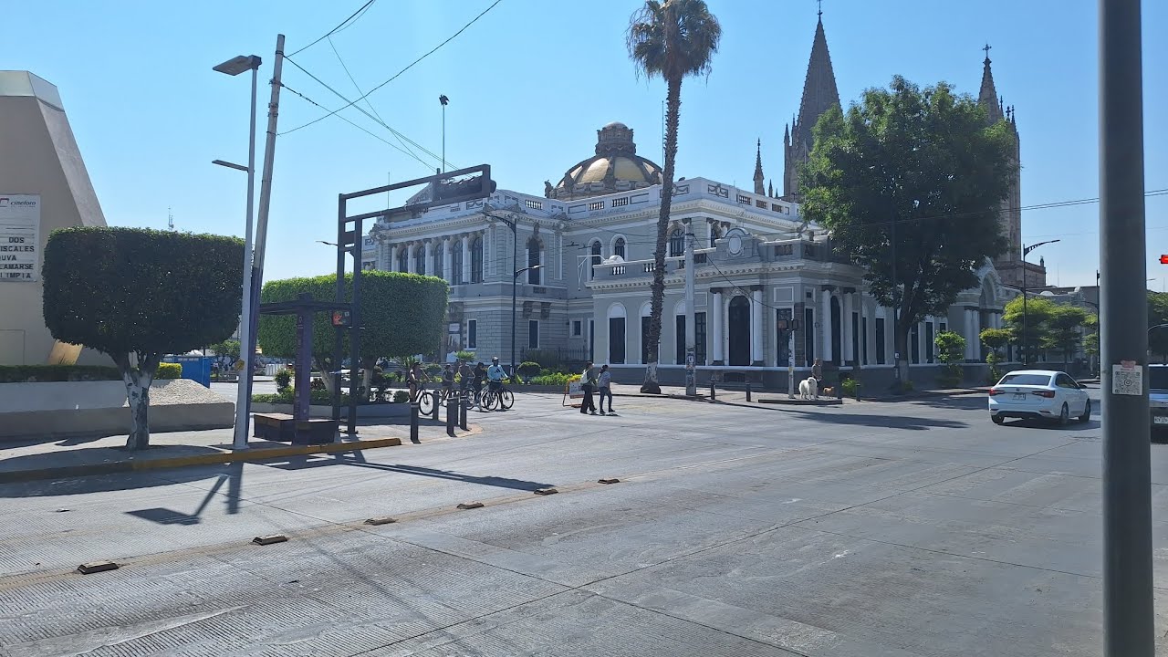 Colonia Americana sus Casonas Estilo francés en guadalajara, y ciclistas* 😎 🏛⛪️🐴👨‍👩‍👧🚴‍♀️ 🚴‍♂️ 🙂‍↕️