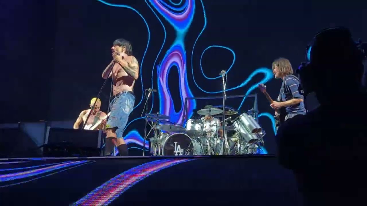Aquatic Mouth Dance − Red Hot Chili Peppers (Sevilla 4 Jun 2022)