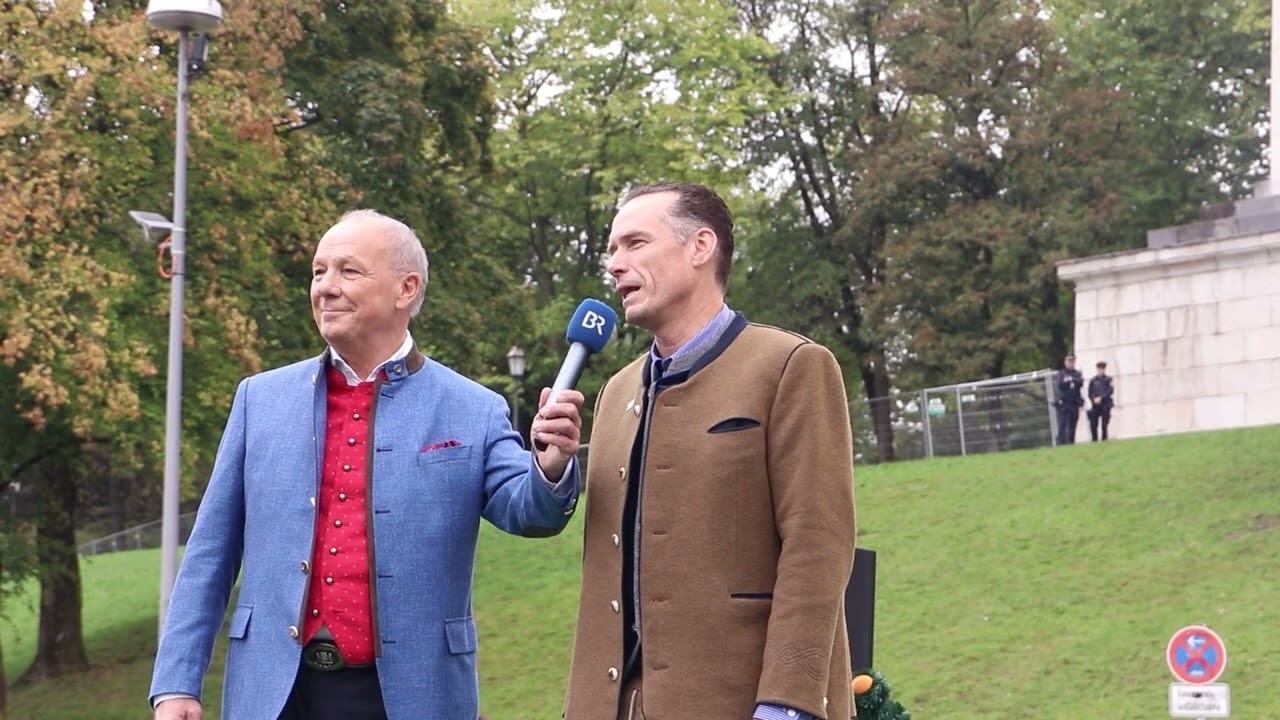 Gru&szlig;wort  von Peter Inselkammer beim Platzkonzert 2022