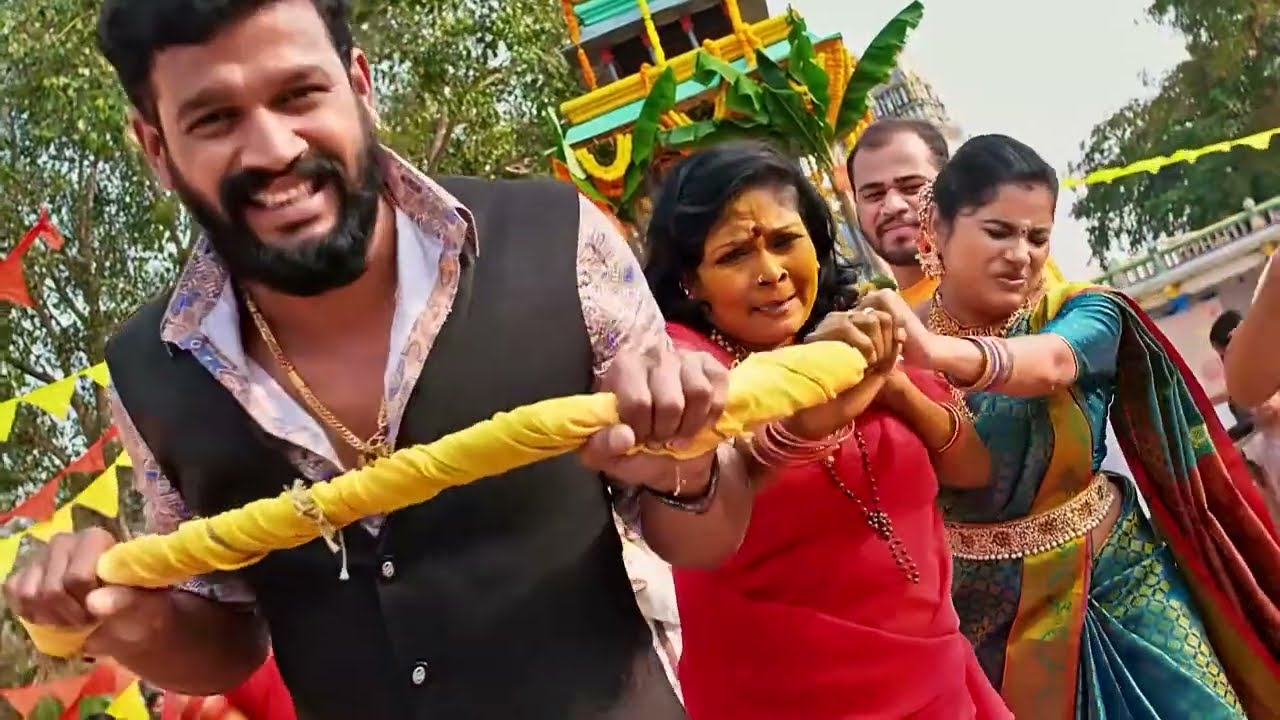 Bujjamma వేడుకను వదిలి వెళుతుంది. | Radhamma Kuthuru | Full Ep. 1014 | ZEE Telugu