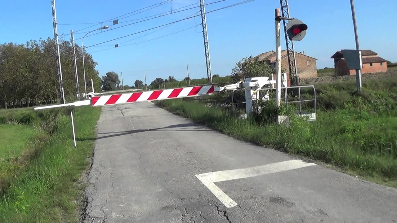 Passaggio a livello di via Villa Fenata - Granarolo Faentino (RA) / Level Crossing / Bahnübergang