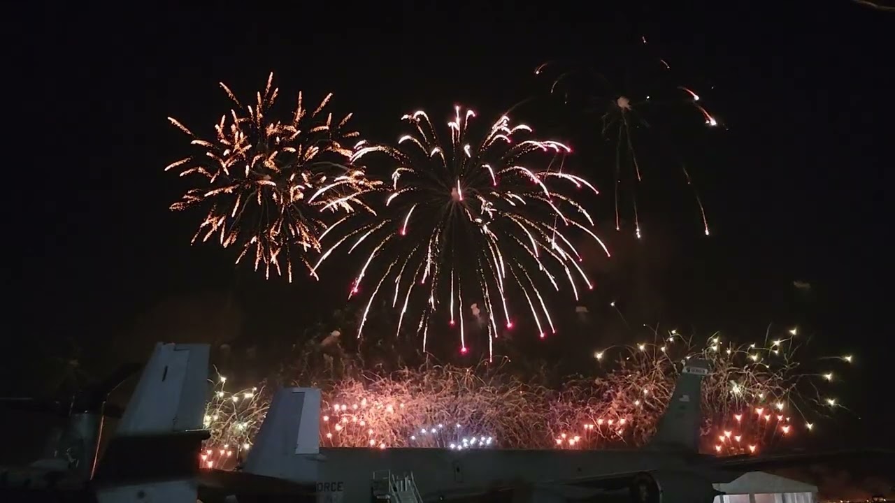 Oshkosh 22 Fireworks!