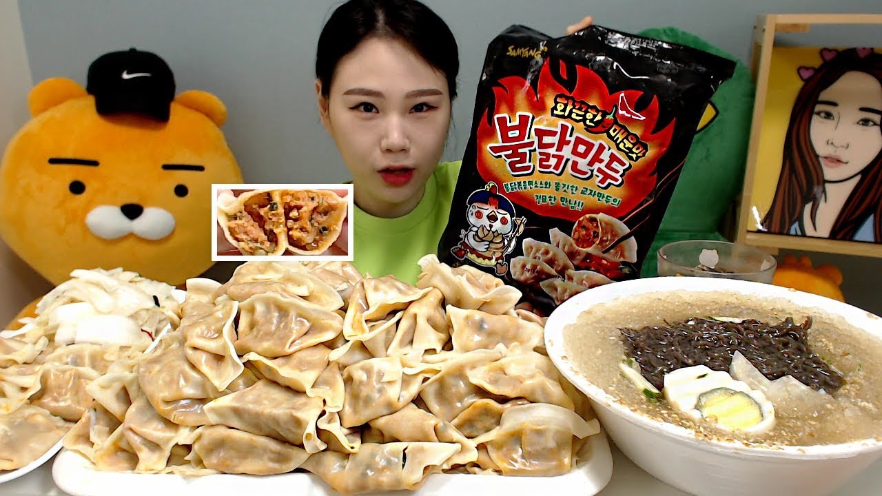 신상 매운 불닭만두 1.35KG 만두탑 쌓아놓고 물냉면이랑 먹기 먹방 Mukbang