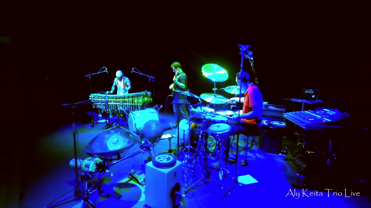 Aly Keïta Trio - Makuku