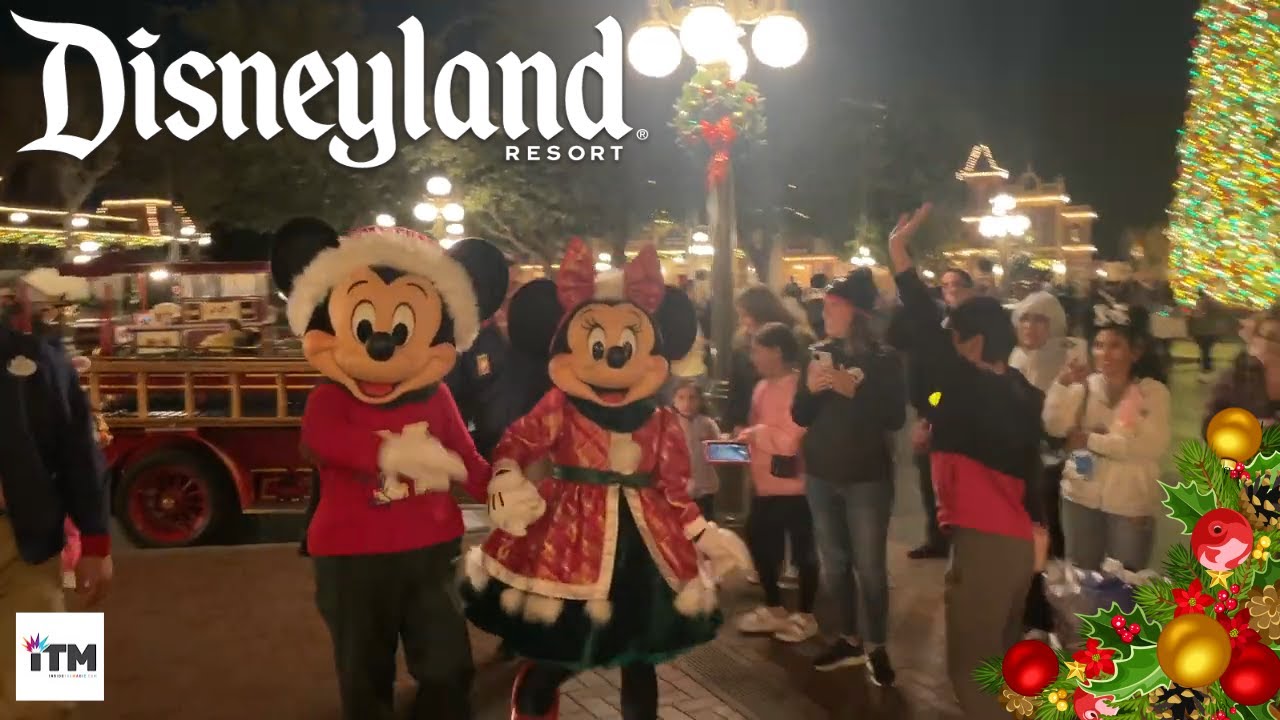 Mickey & Friends Holiday Disneyland Cavalcade! • 2022
