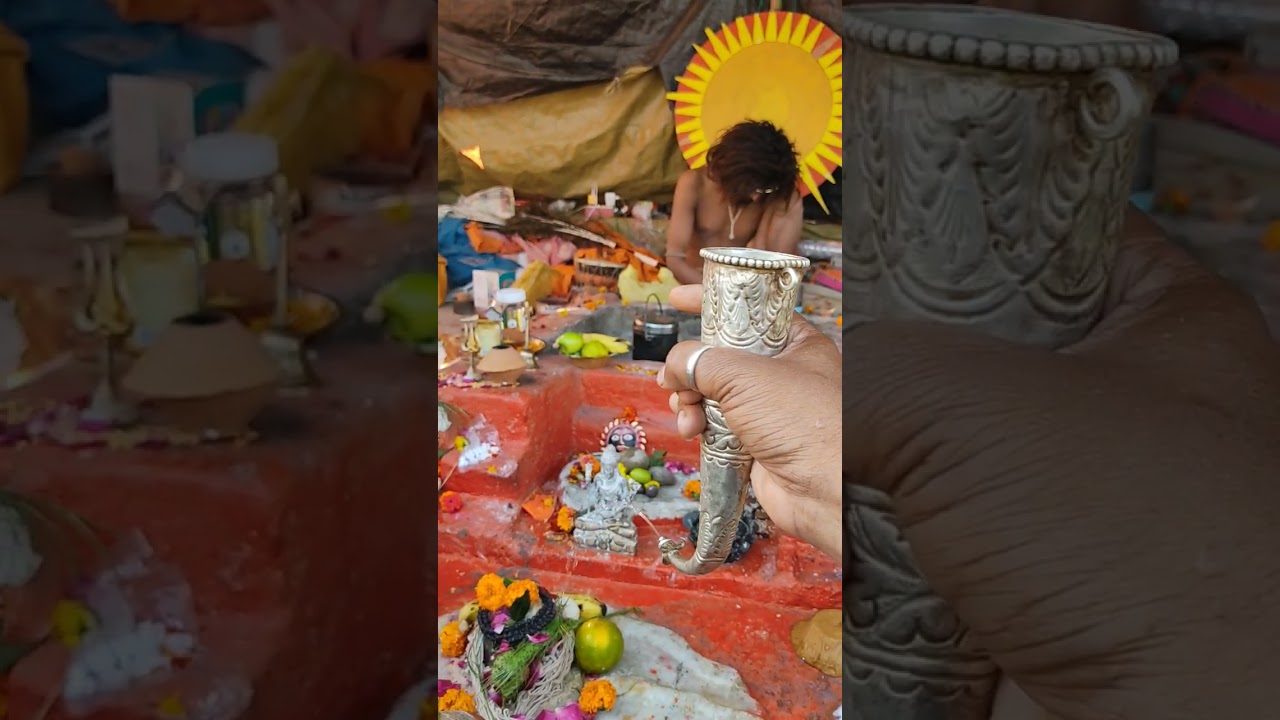 गंगा के घाट पर रुद्राभिषेक.. हर हर महादेव