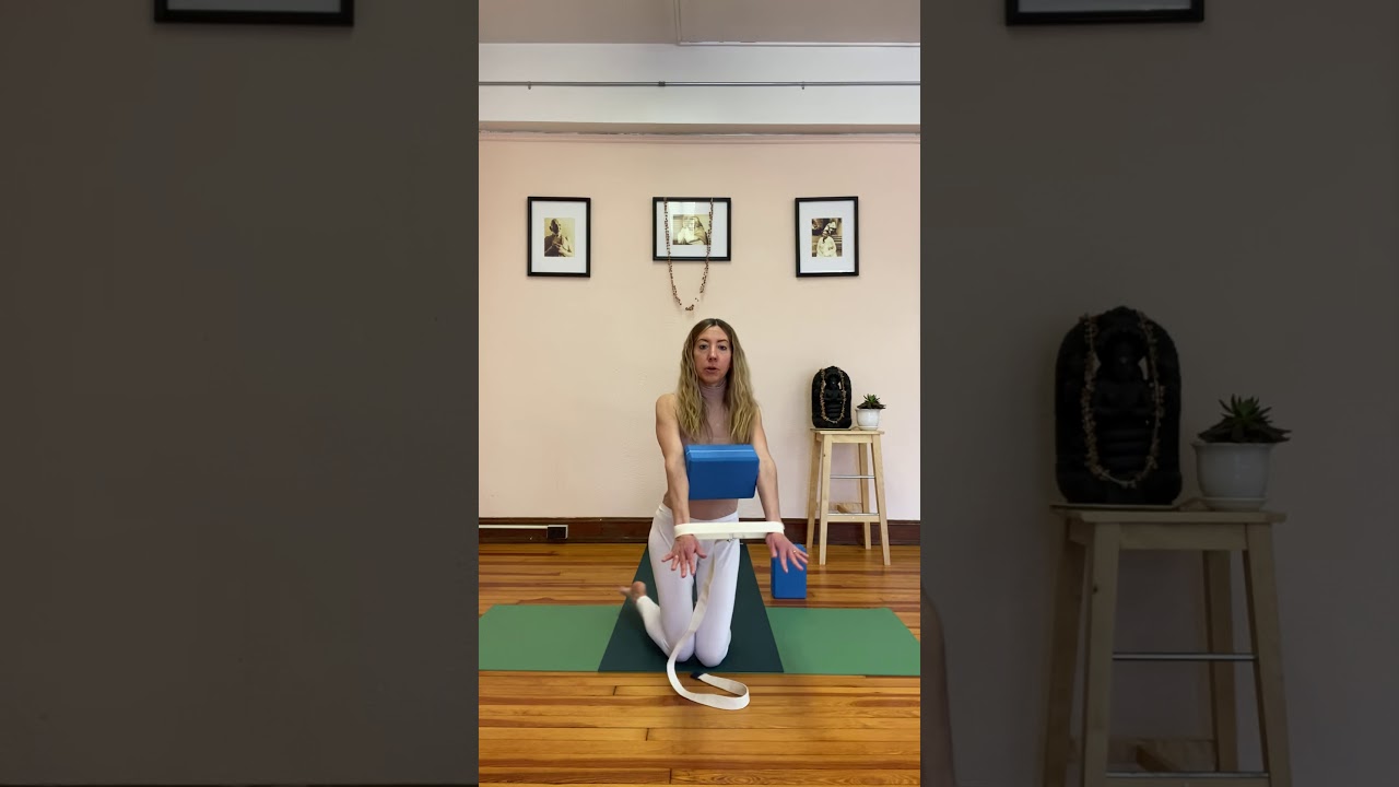 Yoga for the wrists (elbows, shoulders, neck and upper back)