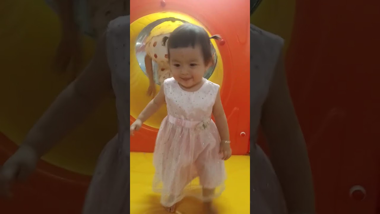 Kỷ niệm đi nhà banh của bé sam