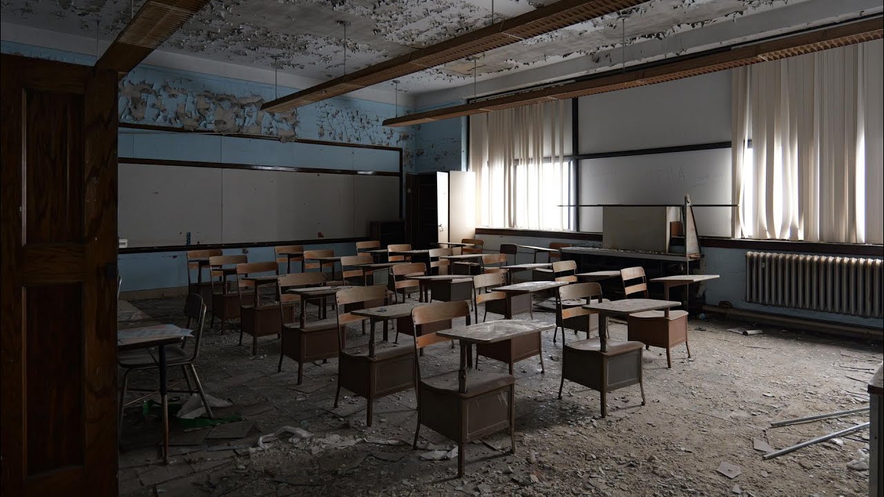 Exploring an Abandoned Decayed School