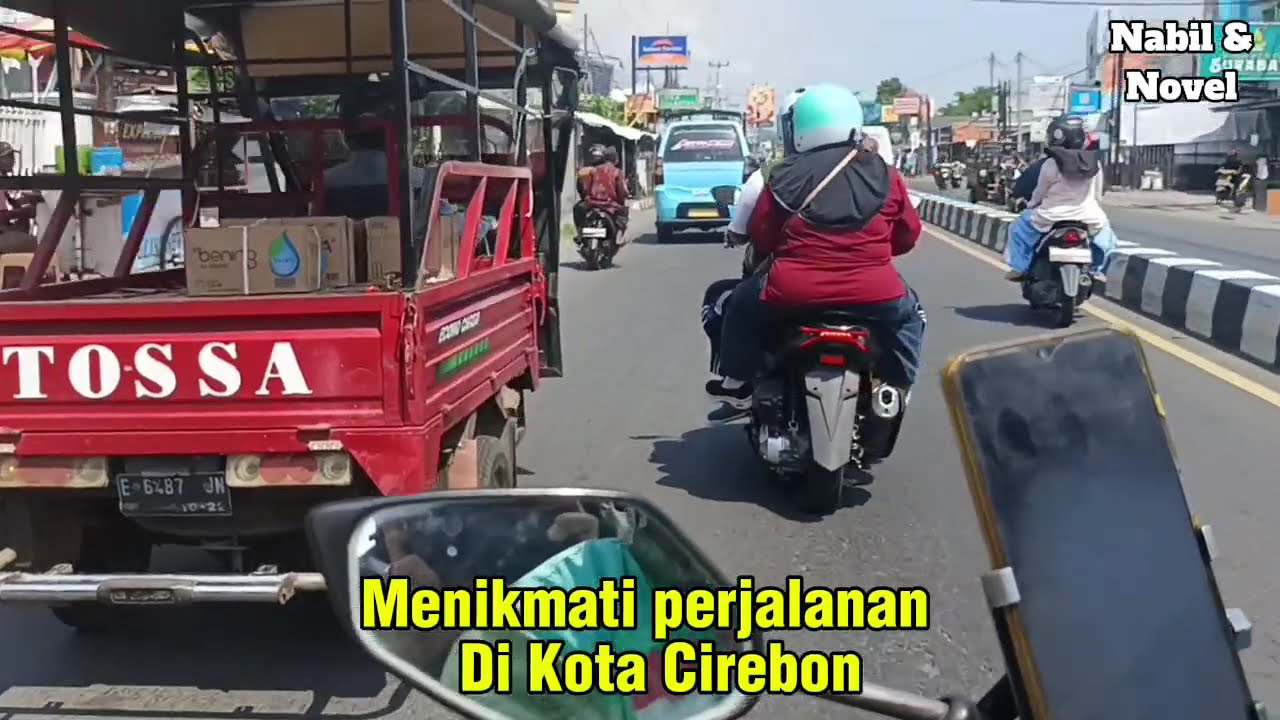 Kota Cirebon siang hari