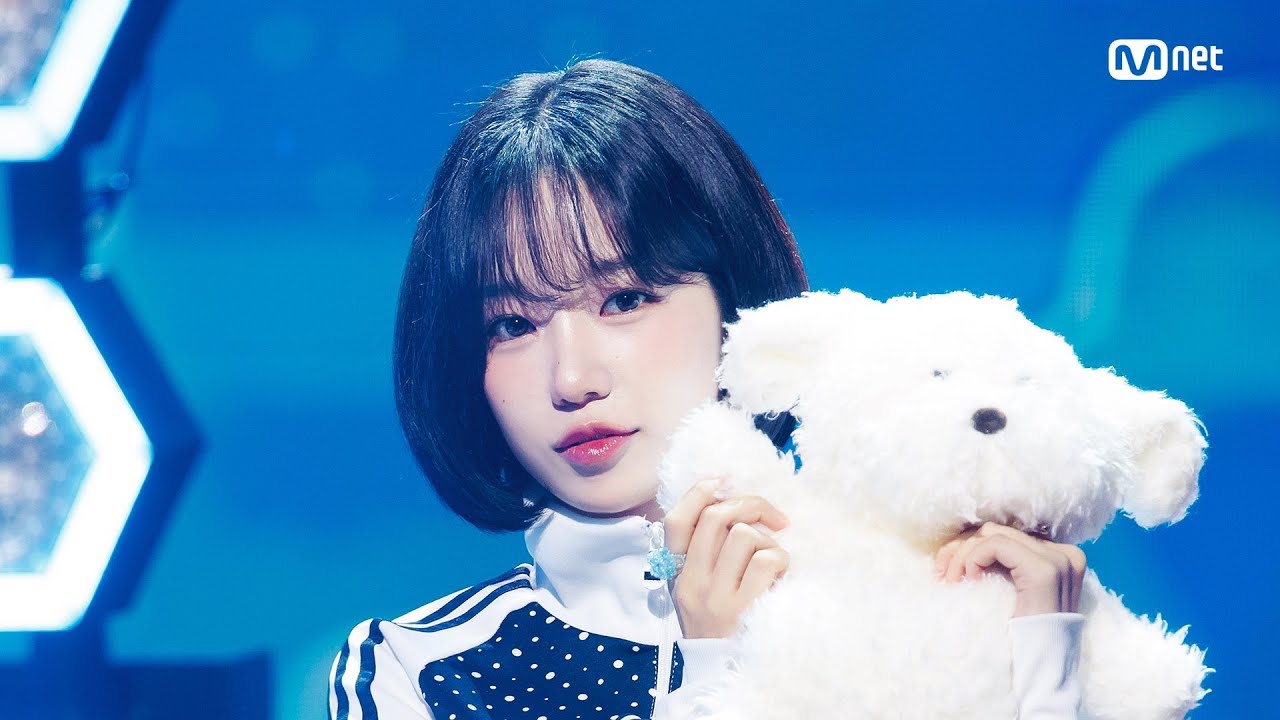 조유리 - 개와 고양이의 시간 #엠카운트다운 EP.898 | Mnet 250724 방송