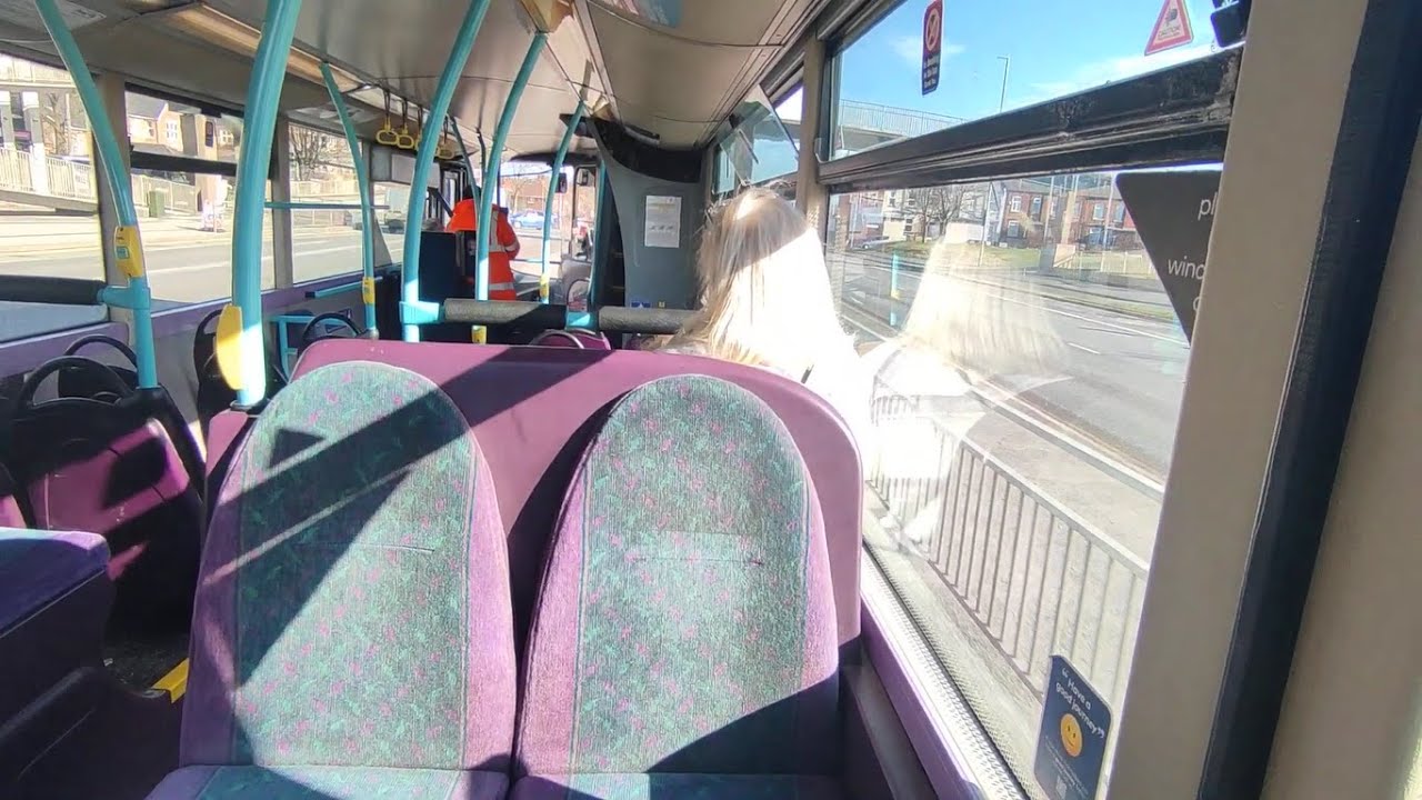 First Leeds - Volvo B7TL (ZF): 32452 / YJ04FYZ