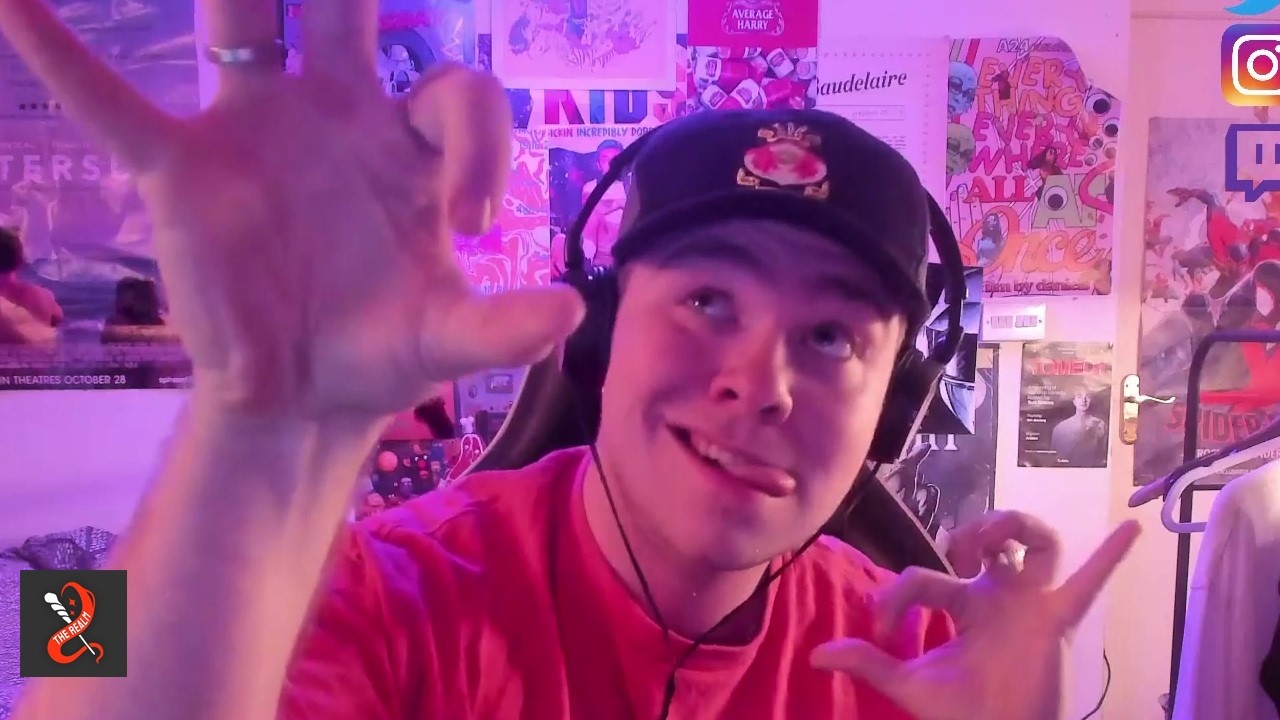 Harry forms the Phun Krew on The Realm | AverageArchive