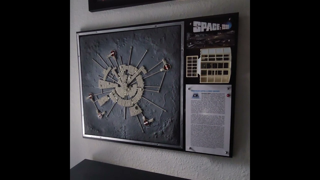 MY MPC SPACE:1999 MOONBASE ALPHA MODEL AND DISPLAY (HIGHLY CUSTOMIZED WITH ADDED LIGHTS AND SOUND)