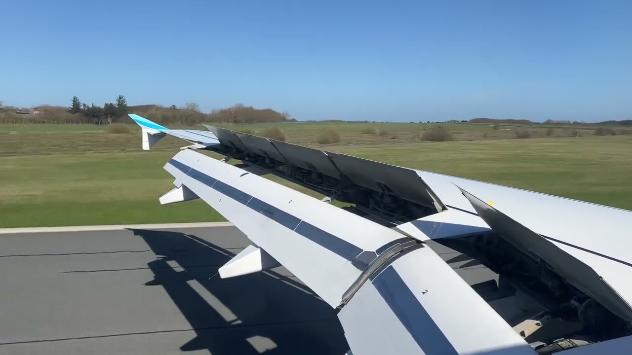 Eurowings scenic landing at Westerland (Sylt)
