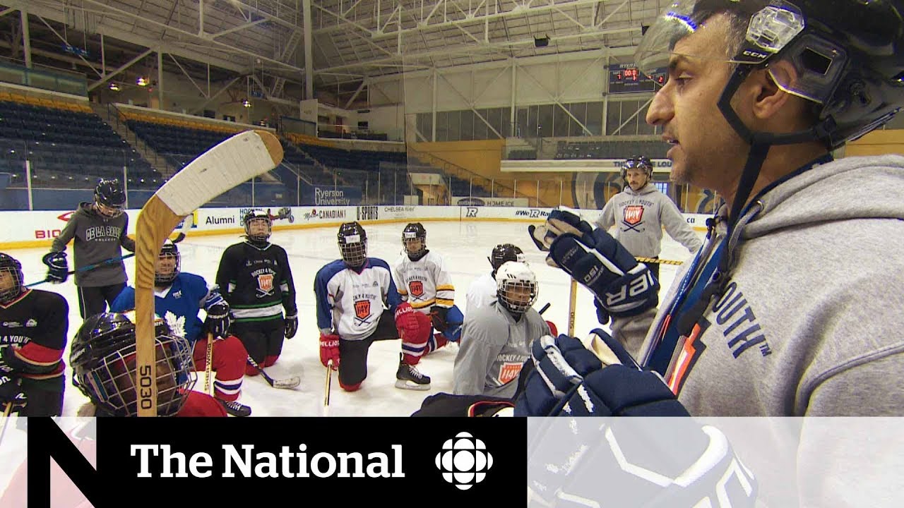 Introducing new Canadians to hockey