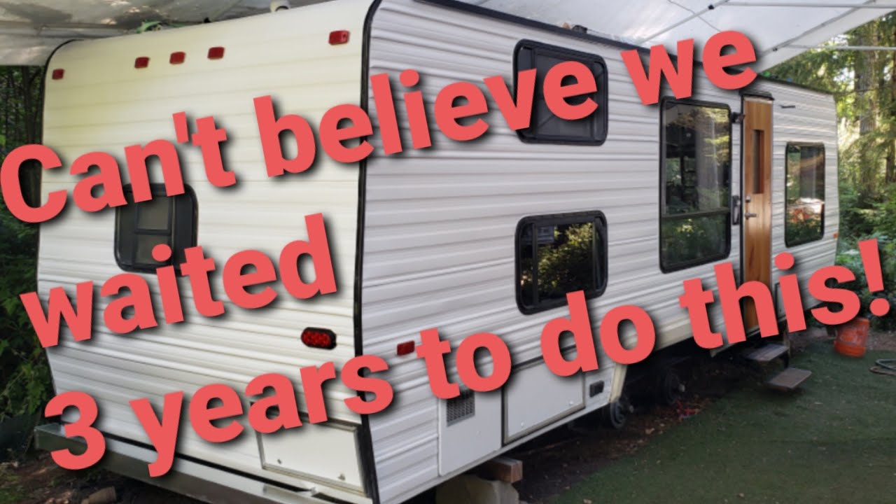 1987 Terry Taurus camper (the Roe Rig) gets a fresh paint job in 2020!