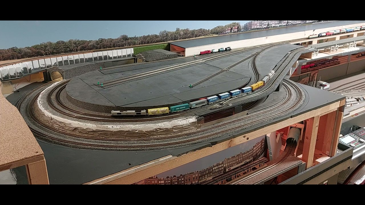 Arnhegen III (26): Running trains on the main line.