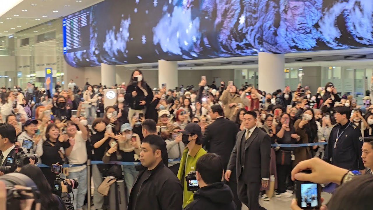 Bts Jin 김석진 Airport Arrival 250227