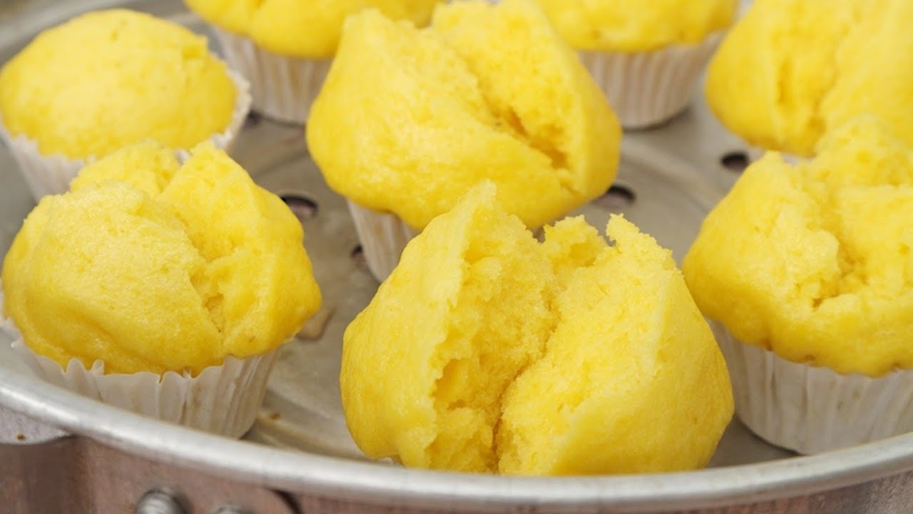 คัพเค้กฟักทองเนื้อนุ่มสูตรนึ่ง ไม่ใช้เตาอบและเครื่องตี/Pumpkin steamed cup ake