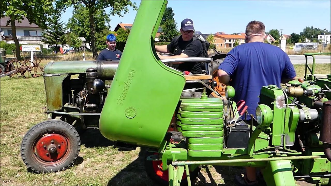 Fendt Dieselross braucht Starthilfe vom Normag..