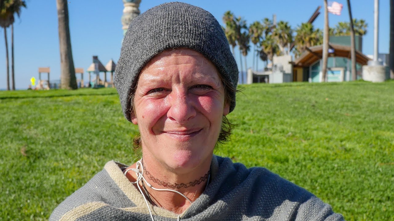 Venice Beach Homeless Woman Sleeps in Front of the Apartment She Rented for 17 Years