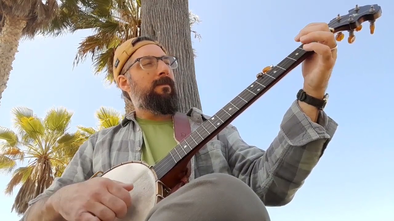 Big Sciota at Santa Monica Beach - Clawhammer Banjo