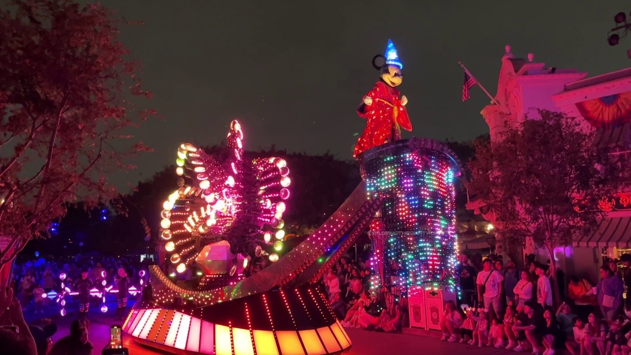 Disneyland Paint the Night Parade 2025 | Disneyland 70th Anniversary 4K Light Spectacle!