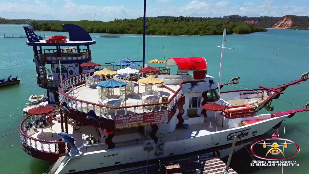 Praia da Barra de São Miguel - Alagoas Brasil - Visto de Cima em 4K FIMI X8 SE