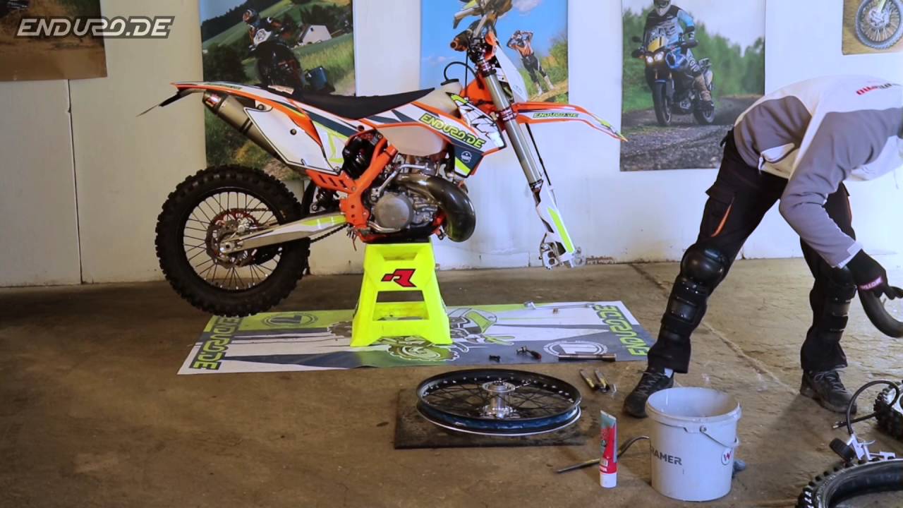 Enduro / Motocross / Reifenwechsel 'VORDERRAD'