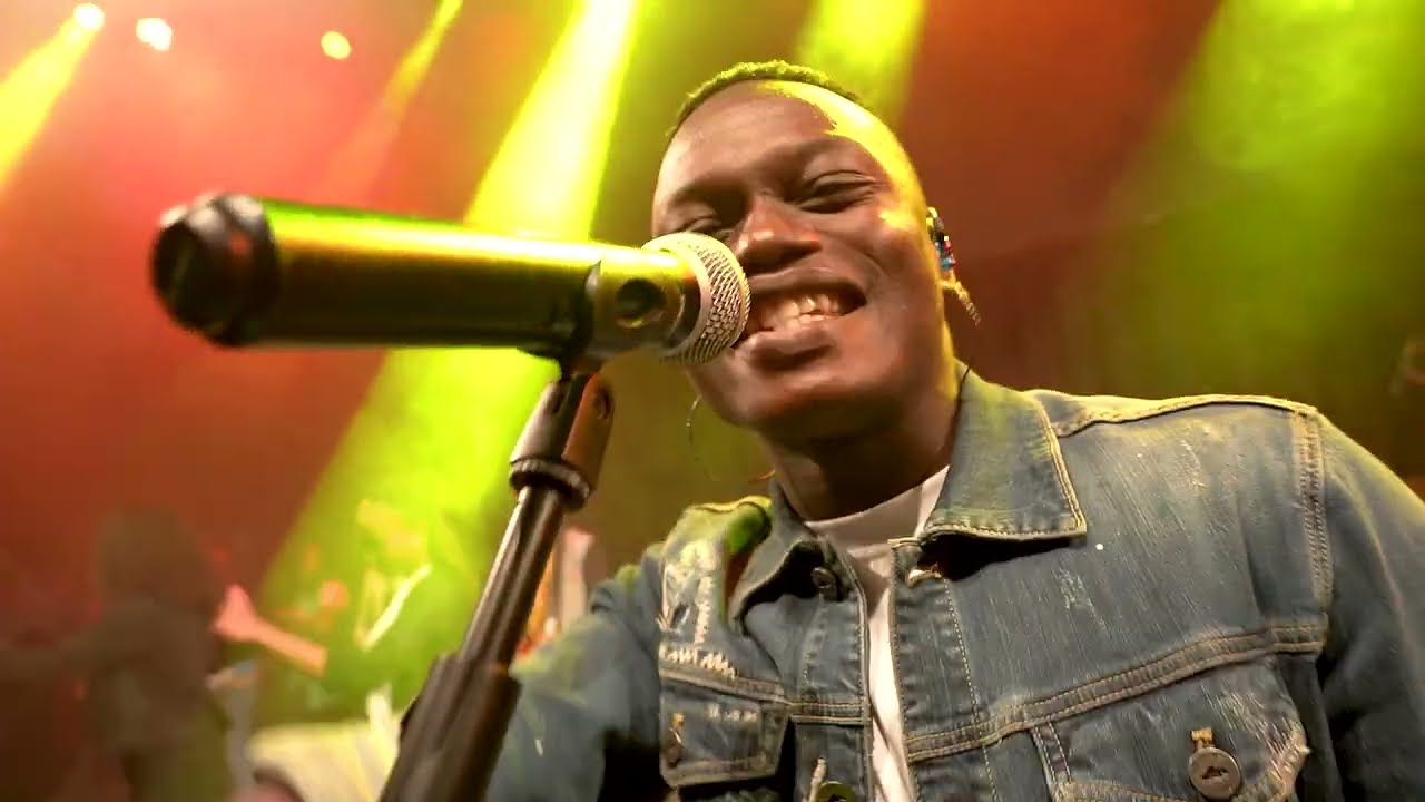 Conduis moi (clip officiel) Groupe Céleste 