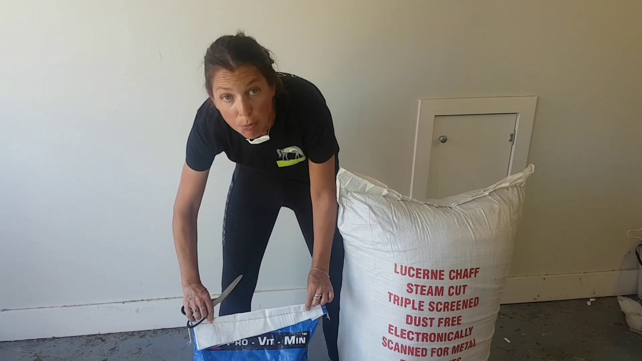 How to easily open your feed bag