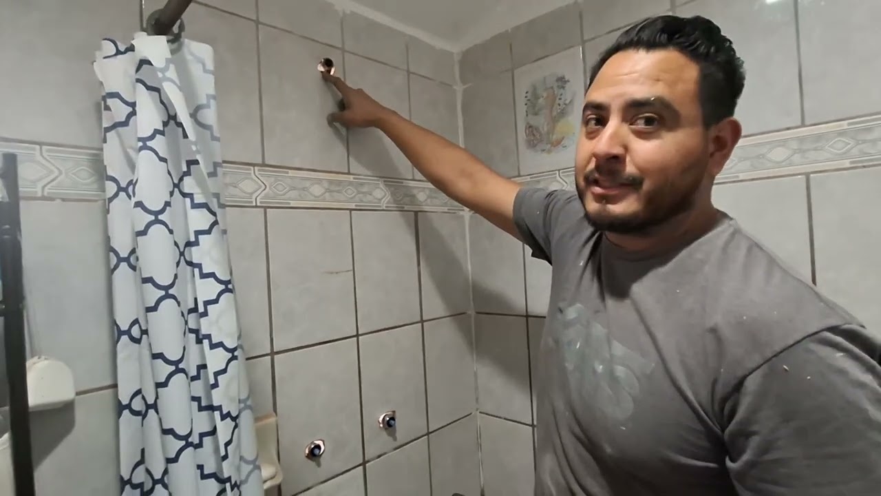 Cambiando mescladora por fuga de agua 