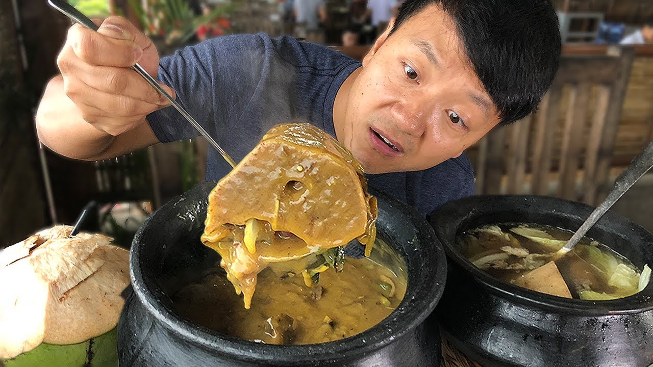 MASSIVE BEEF BONE Soup Insane FILIPINO Food at Tagaytay Philippines