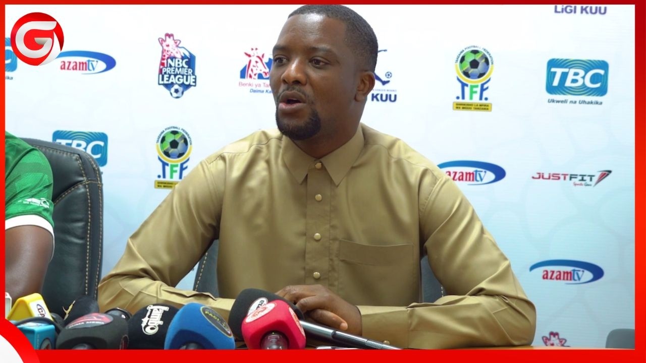 SEMAJI AHMED ALLY AWAPIGA STOP VIONGOZI wa PAMBA KUINGIA UWANJANI SIMBA WAKIFANYA MAZOEZI....