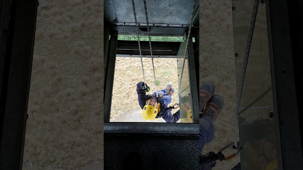 Wind turbine rescue training: nacelle evacuation