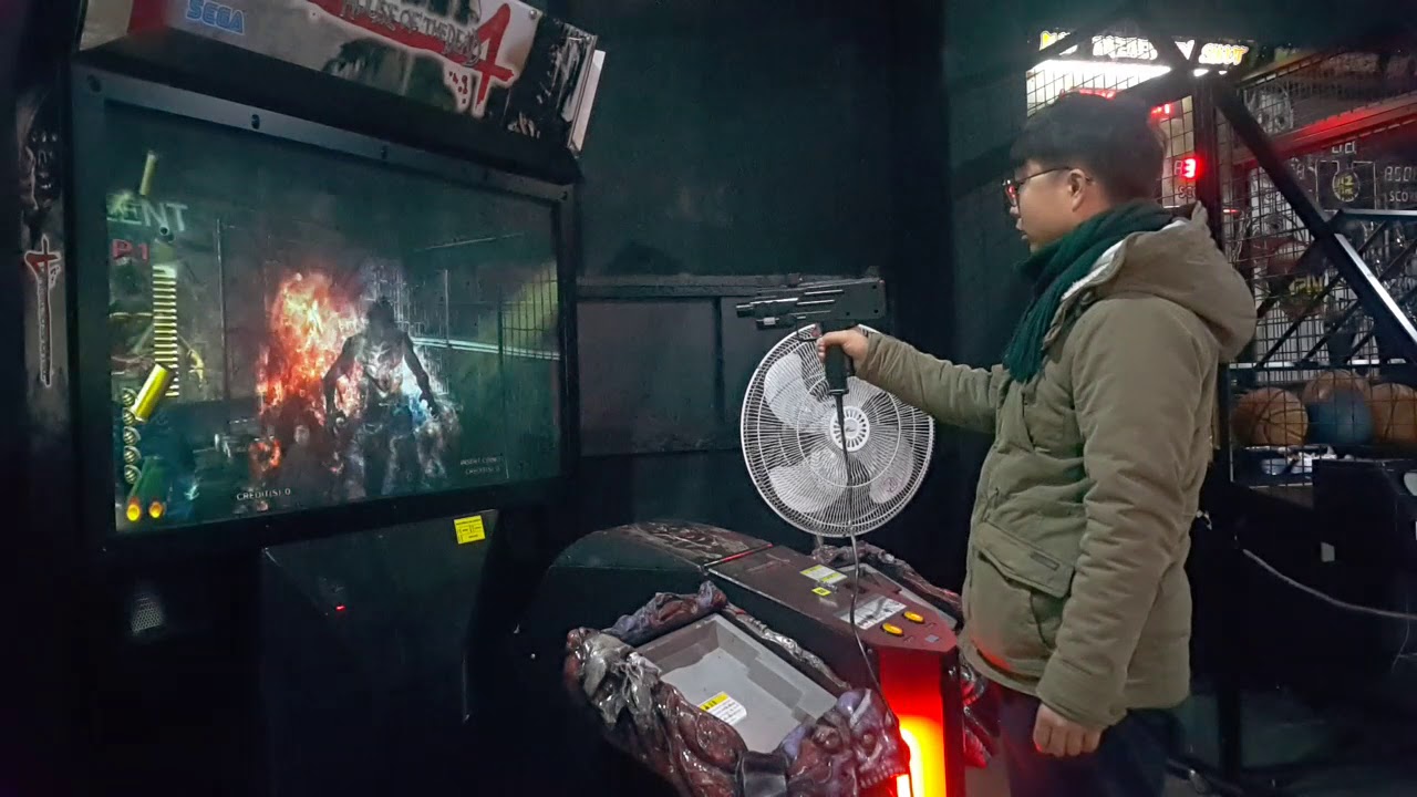 the house of the dead 4 arcade [option: only right hand play]