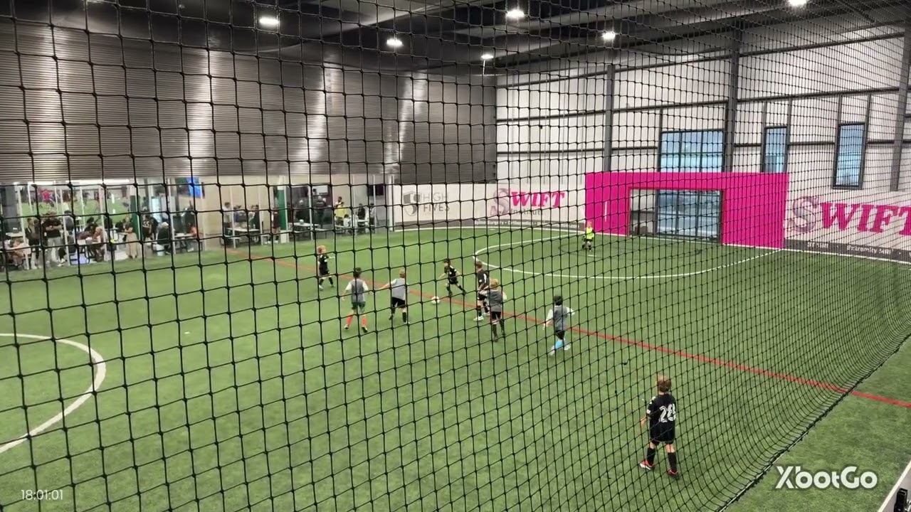 Apex 18 (13-0) Hansen 17