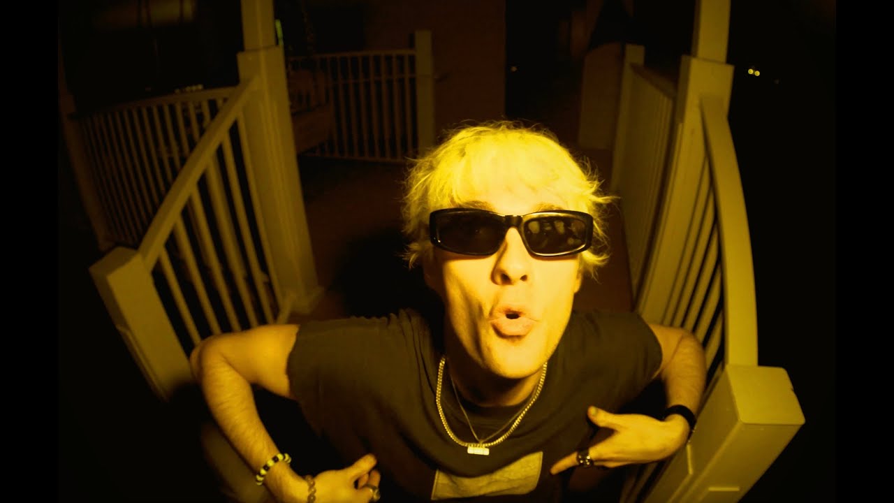 Waterparks - RED GUITAR (7PM MUSIC VIDEO)