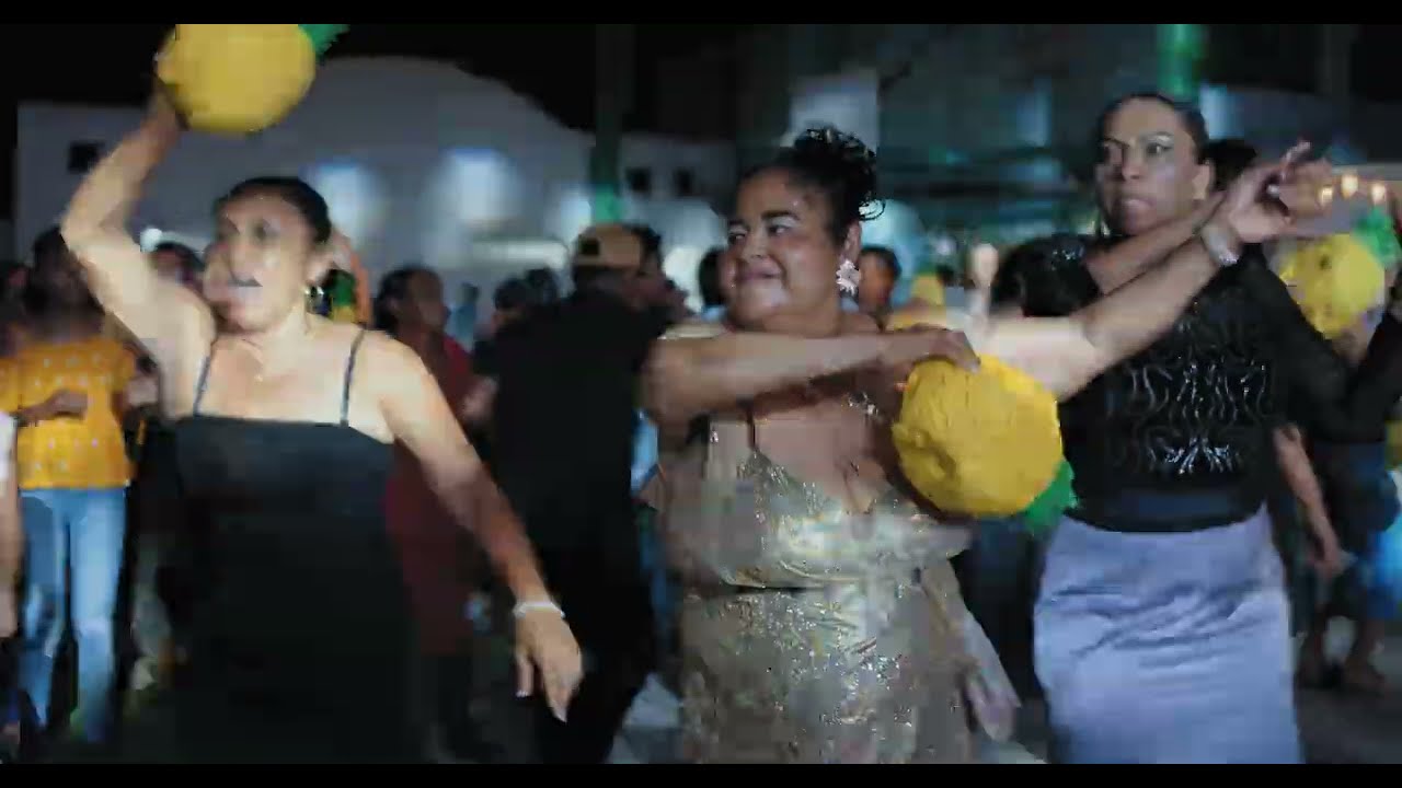 Los Kingver De Guerrero - Flor De Piña (En Vivo Desde San Nicolas Guerrero)