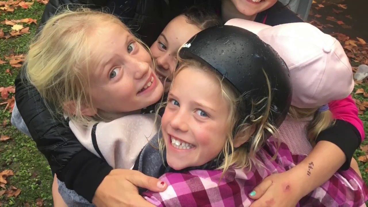 TEACHING LITTLE GIRLS TO SKATEBOARD IN NEW ZEALAND!