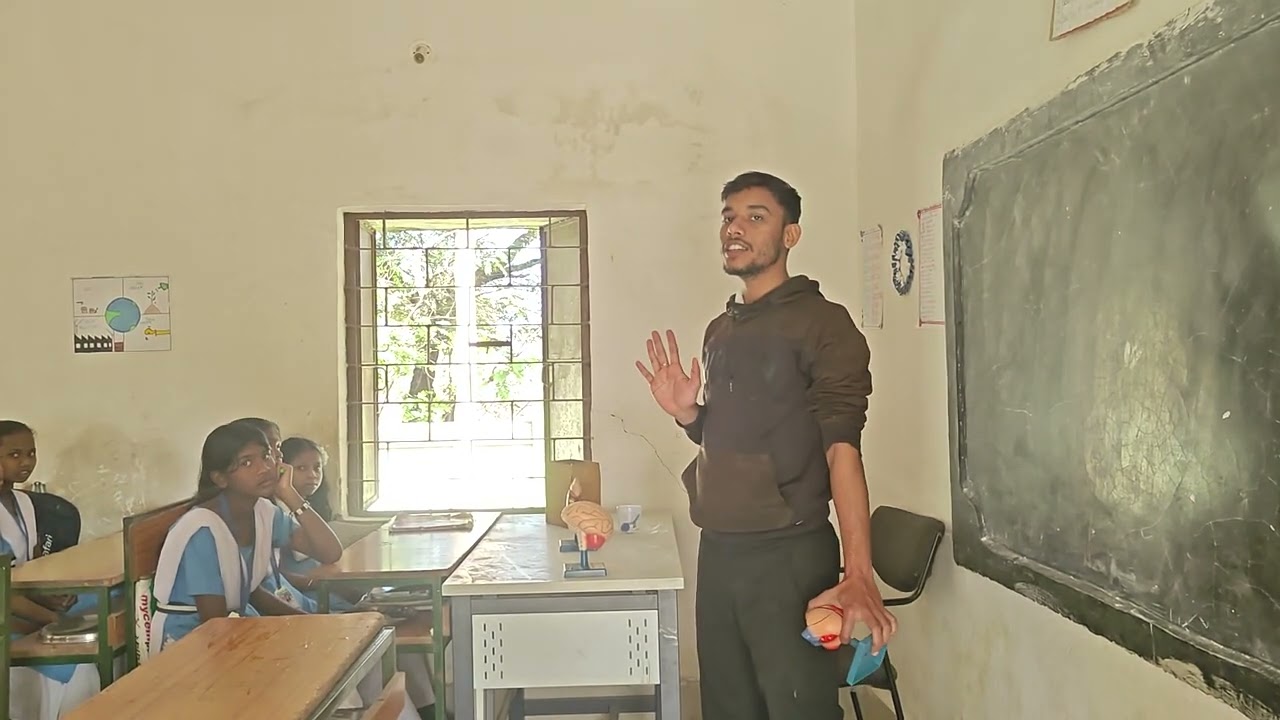 Teaching using science lab Equipment in Doubt clearing class