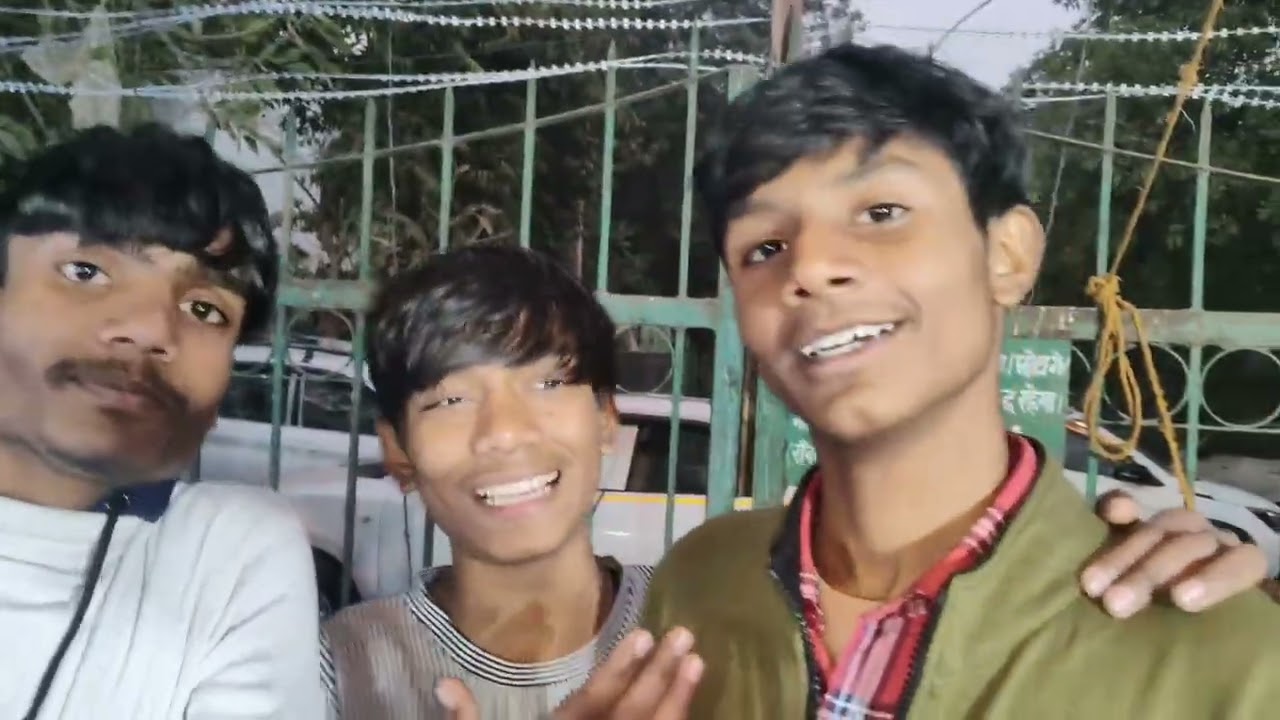 Korean market aaye hai dekho kitne acche acche chize mil rahi hai please subscribe #viral #ternding 