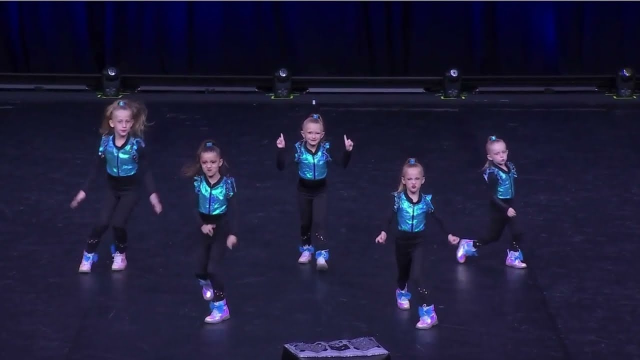 SUMMIT CHAMPIONS! Tiny Elite Hip Hop 2020-2021!