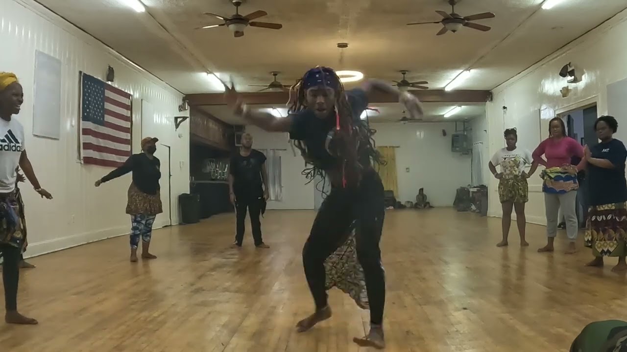 DANCE CLASS WITH SAFIYATOU CAMARA DOING BAO