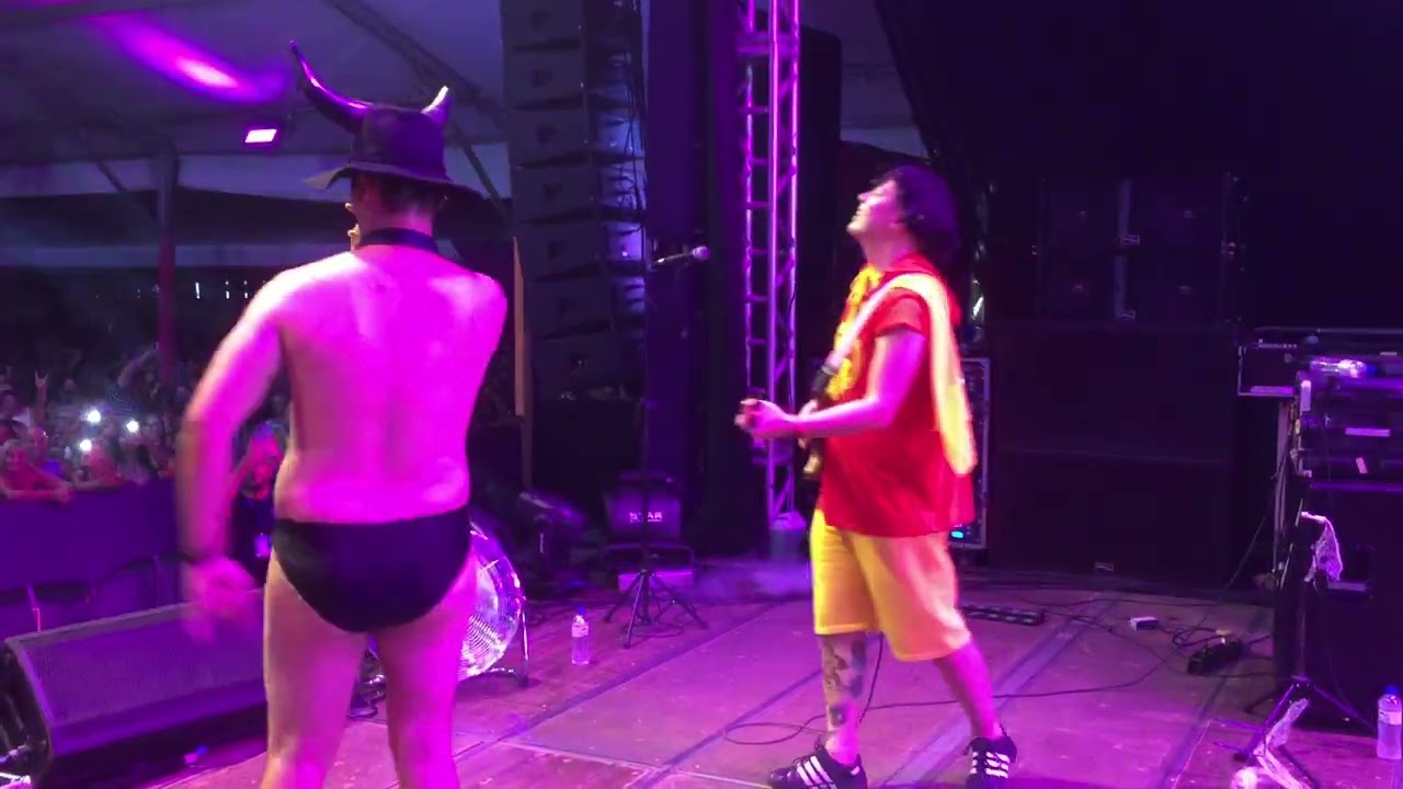 BOIS DONT CRY - MAMONAS